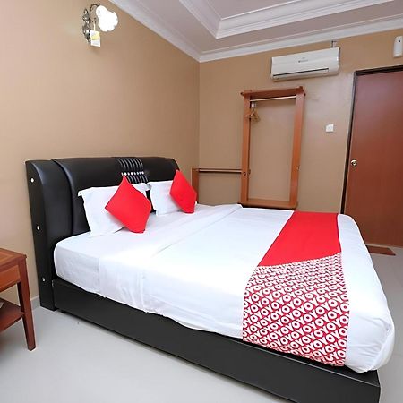 Super Oyo 707 Ayuni Hotel Bangi Bagian luar foto