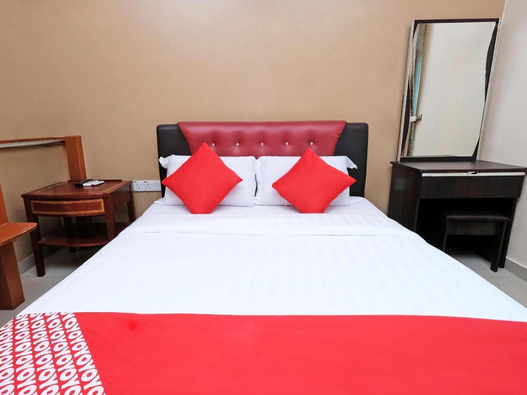 Super Oyo 707 Ayuni Hotel Bangi Bagian luar foto