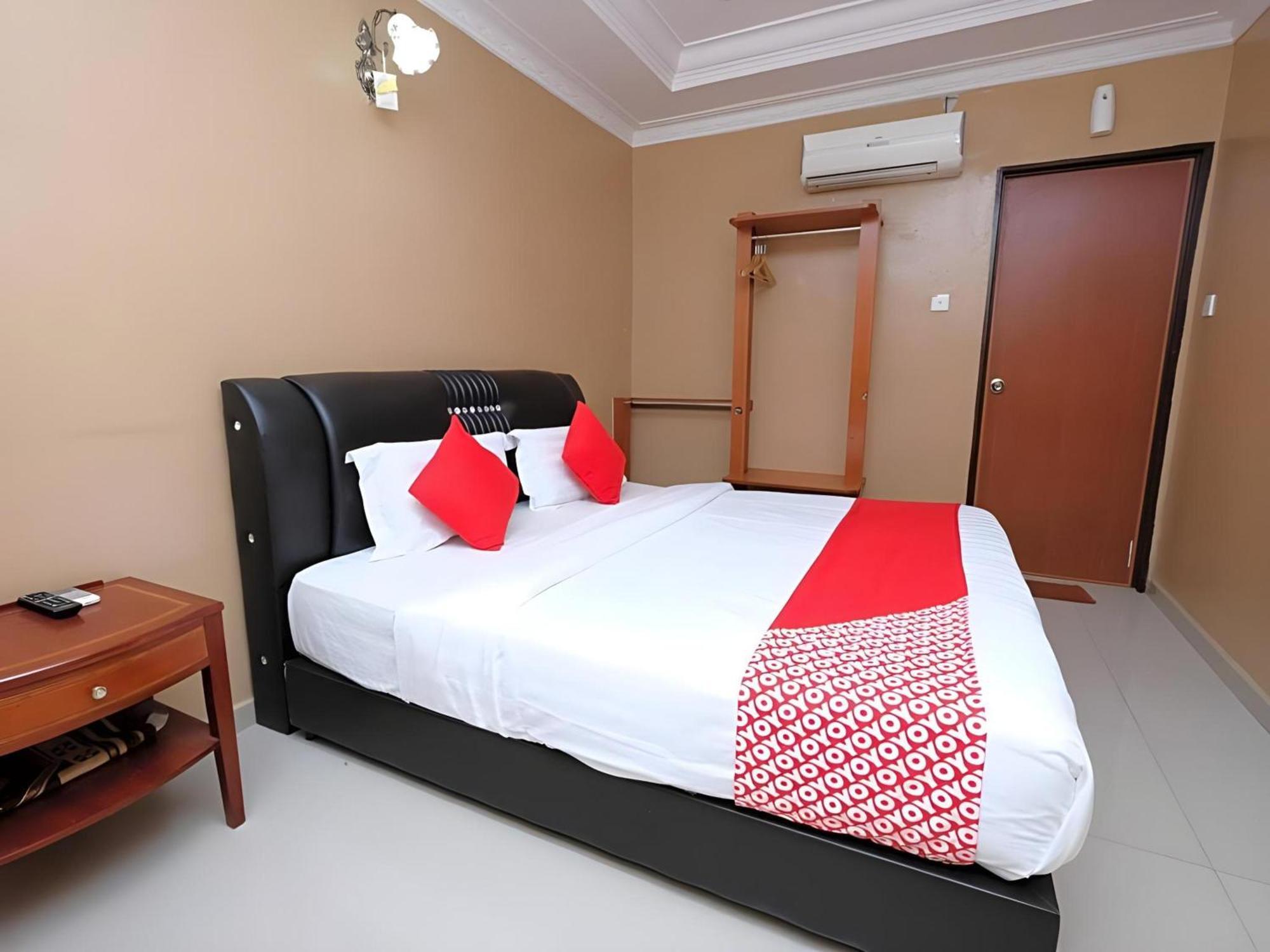 Super Oyo 707 Ayuni Hotel Bangi Bagian luar foto