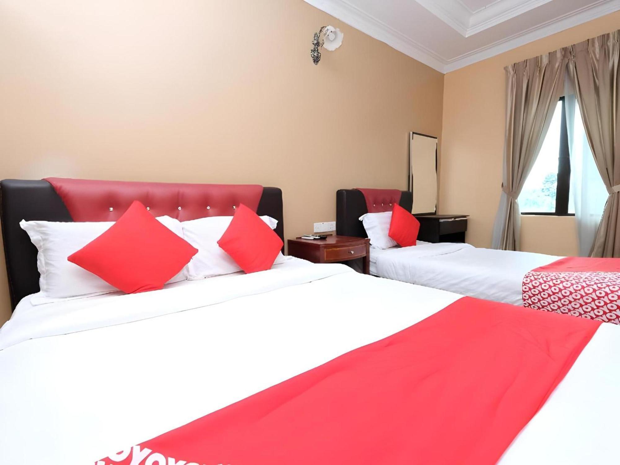 Super Oyo 707 Ayuni Hotel Bangi Bagian luar foto