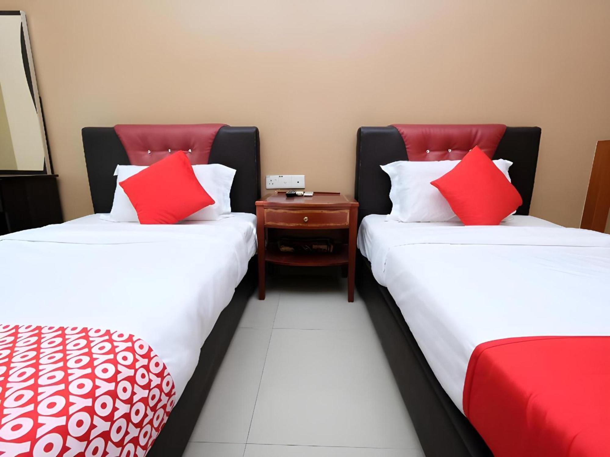 Super Oyo 707 Ayuni Hotel Bangi Bagian luar foto