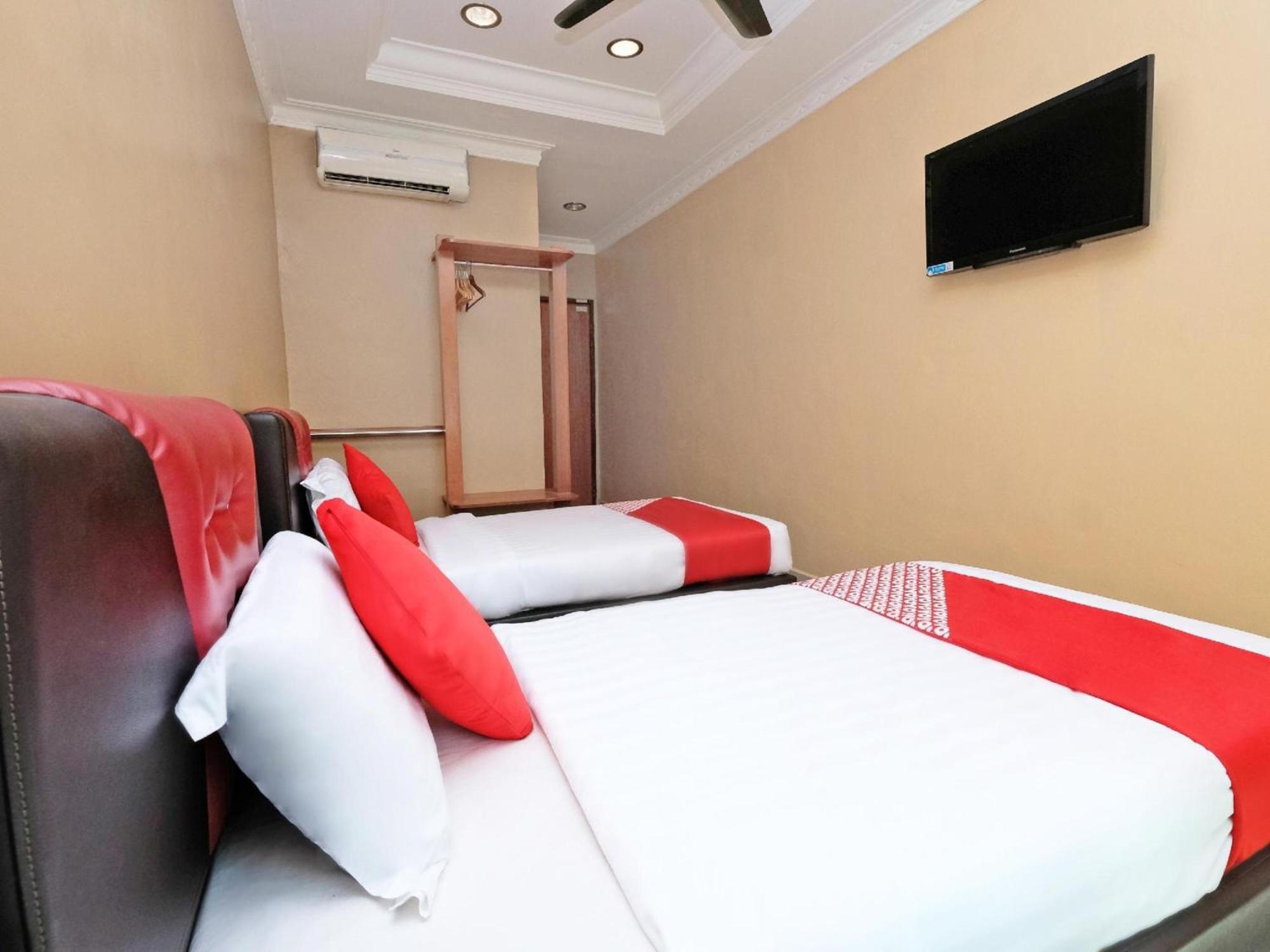 Super Oyo 707 Ayuni Hotel Bangi Bagian luar foto