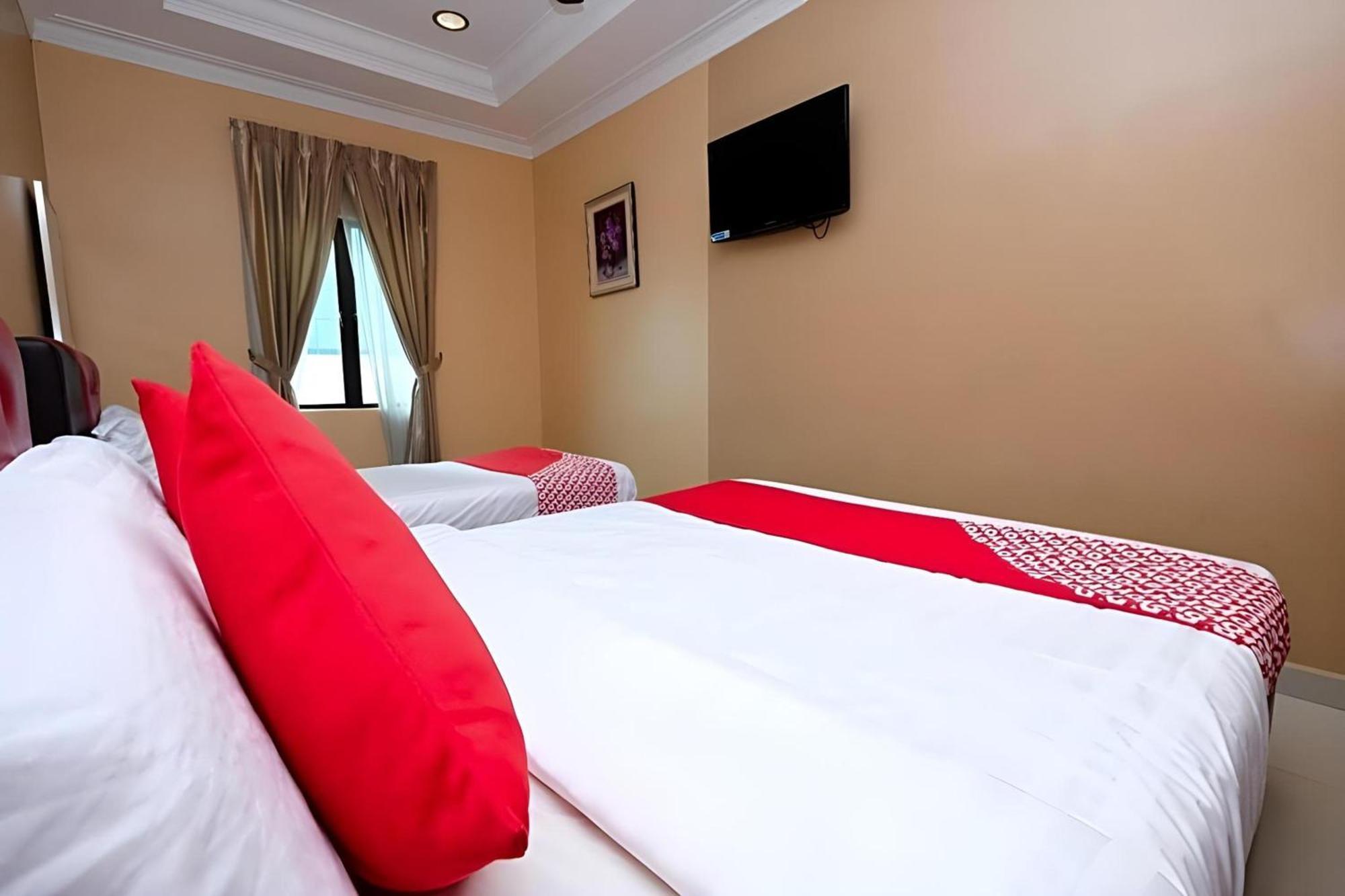 Super Oyo 707 Ayuni Hotel Bangi Bagian luar foto