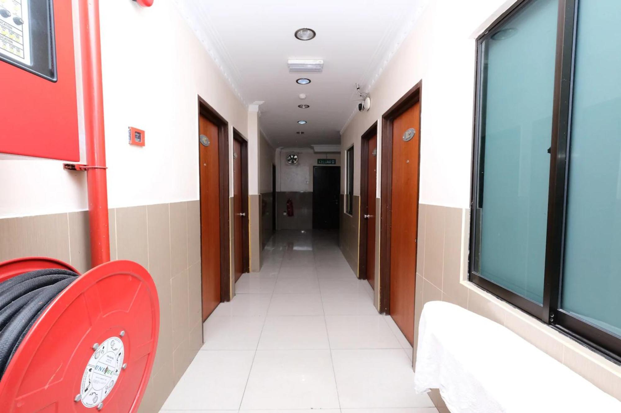 Super Oyo 707 Ayuni Hotel Bangi Bagian luar foto