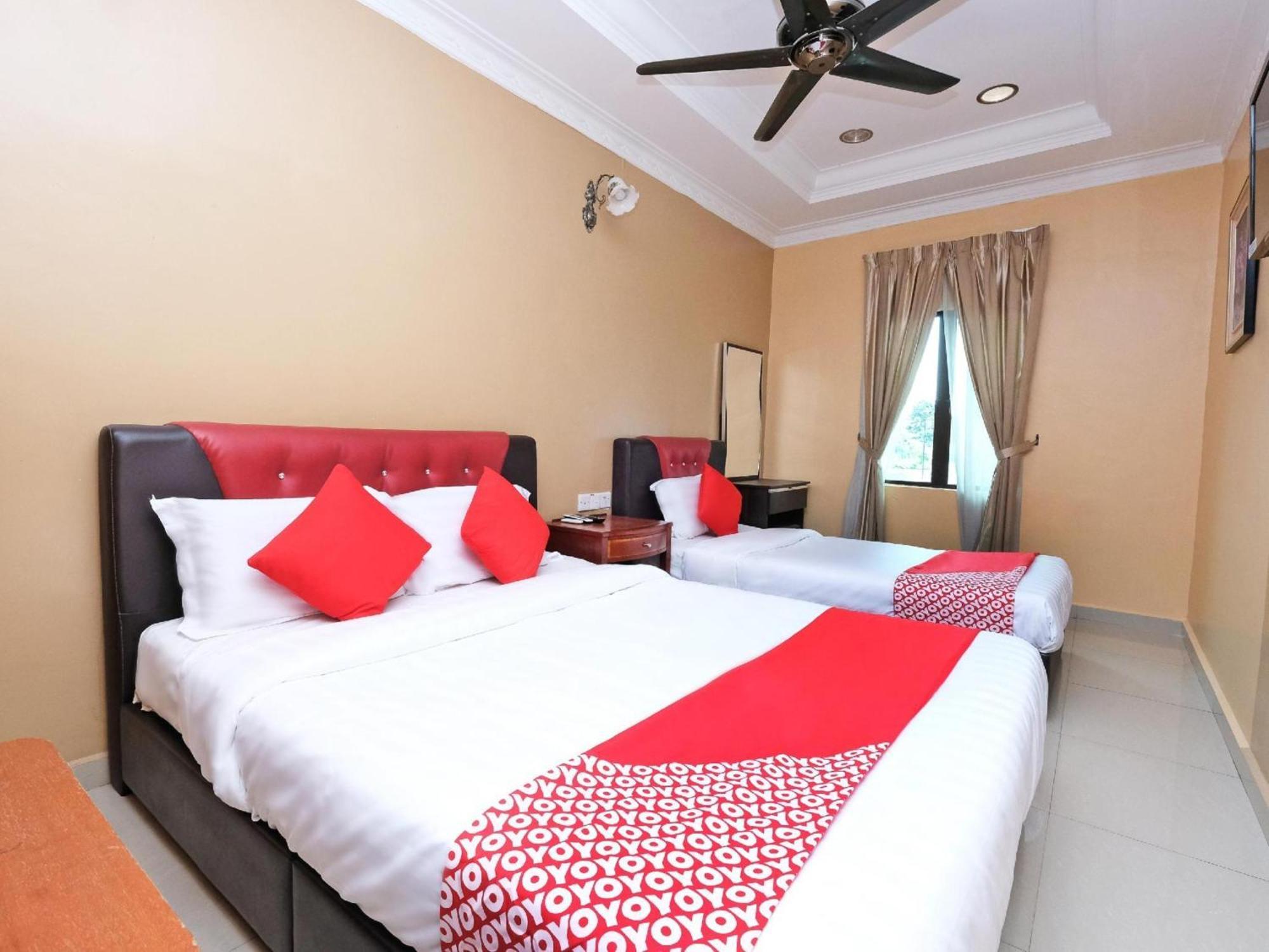 Super Oyo 707 Ayuni Hotel Bangi Bagian luar foto