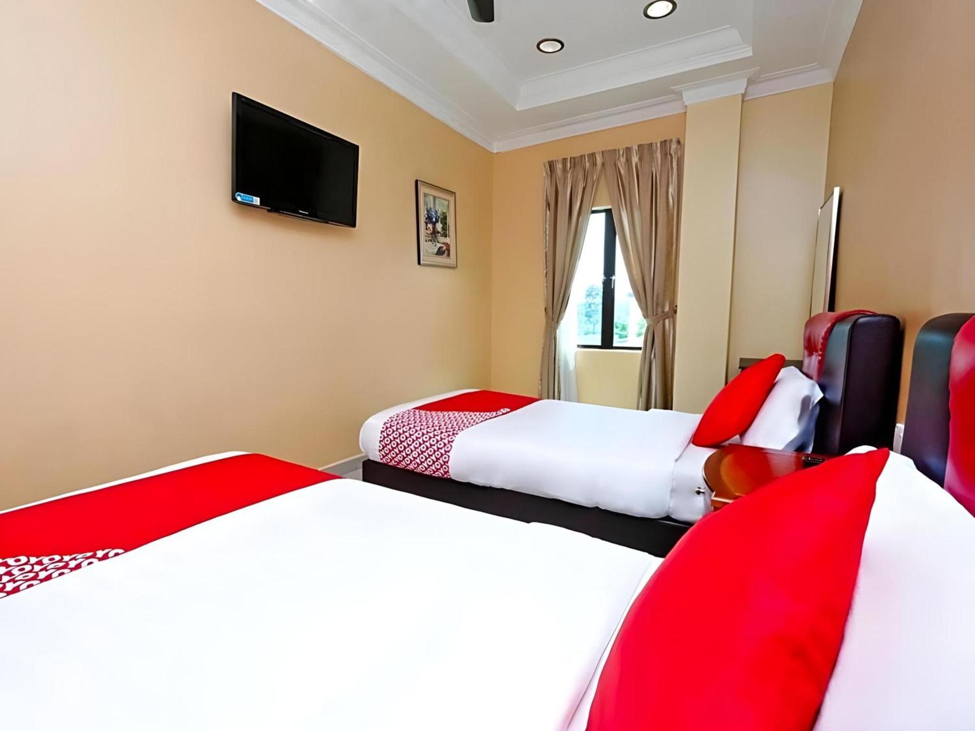 Super Oyo 707 Ayuni Hotel Bangi Bagian luar foto