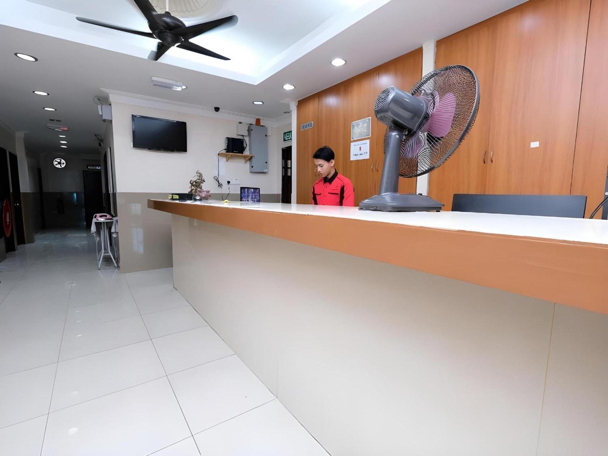 Super Oyo 707 Ayuni Hotel Bangi Bagian luar foto